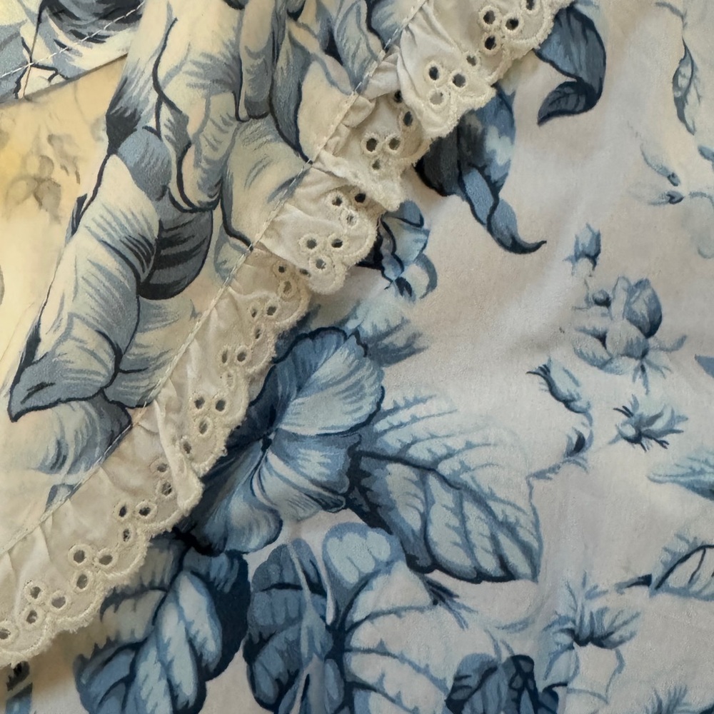 Batsheva Laura Ashley size 2 fits like a small Blue and White Floral Blouse - Picture 2 of 6